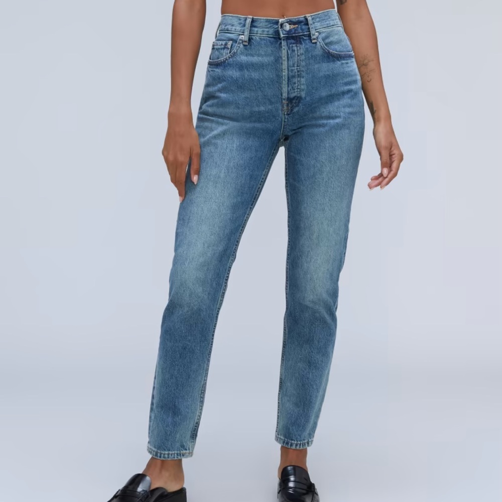 Everlane Women’s Original Cheeky Jean, size 33 Cropped. Never worn!